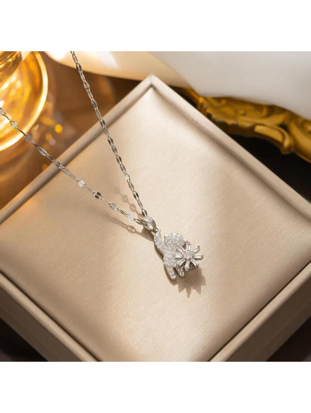 Bear with spinning flower - Necklace - Silver - CZs - 18"